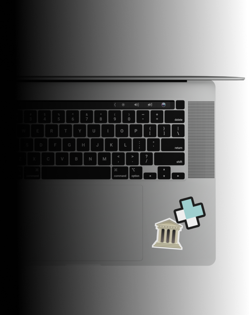 Close-up sudut laptop dengan stiker ikon kantor hukum dan logo Legal Plus, menggambarkan teknologi legal tech untuk inovasi digital di kantor hukum.